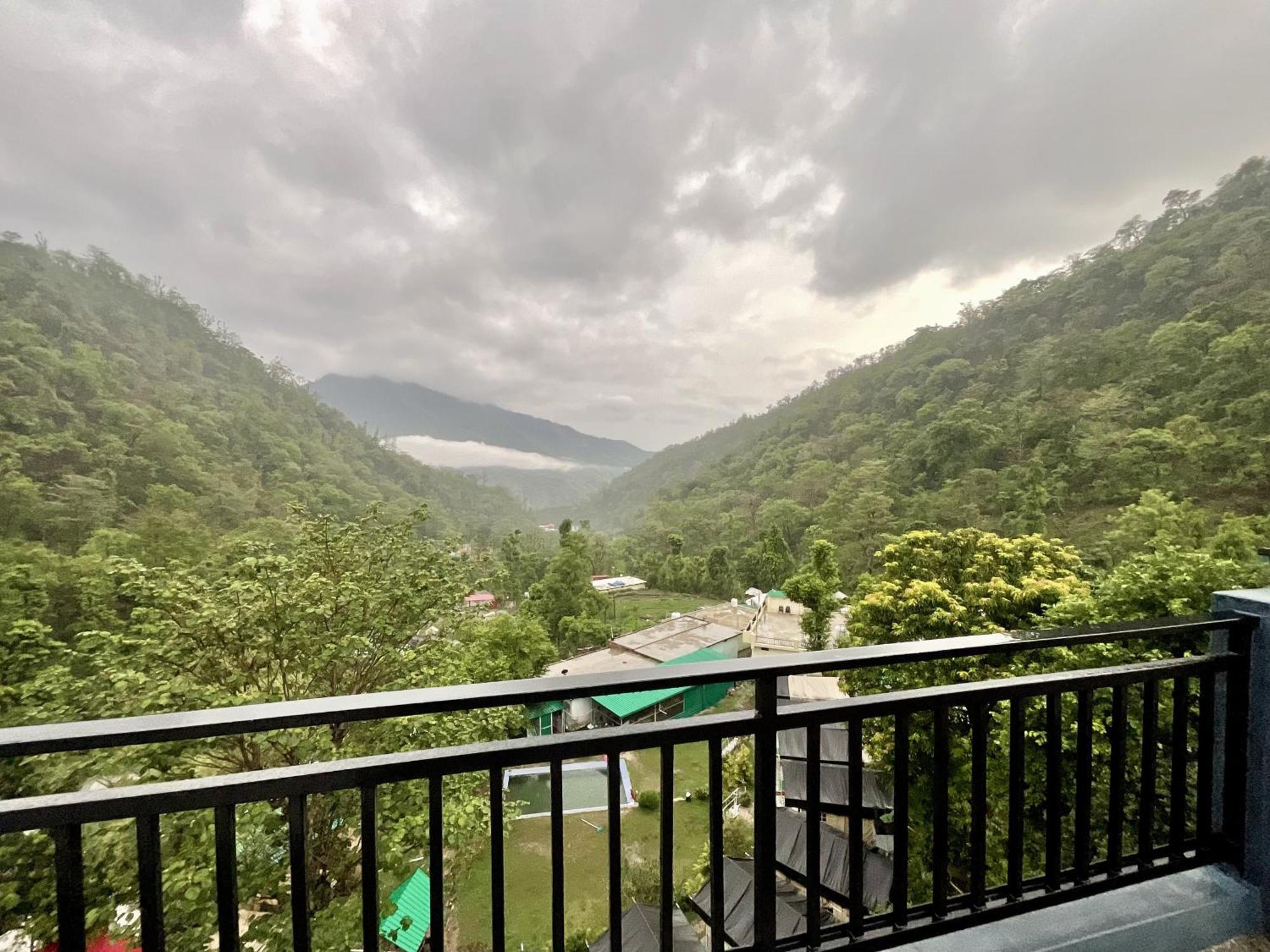 Rudram Aura X One Light Stays Rishikesh Exterior photo